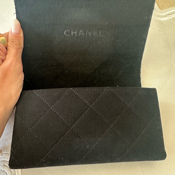 CHANEL Polarized Sunglasses with Case - Picture 9 of 9